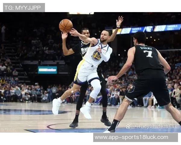 勇熊大战复盘库里与莫兰特的巅峰对决库明加展现冷静与成熟 勇熊大战复盘库里与莫兰特的巅峰对决库明加展现冷静与成熟